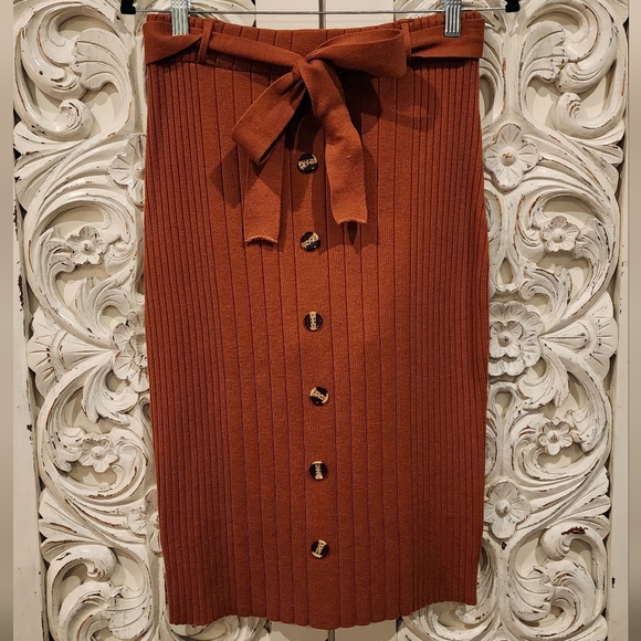 Brown sweater pencil skirt - Picture 6 of 16